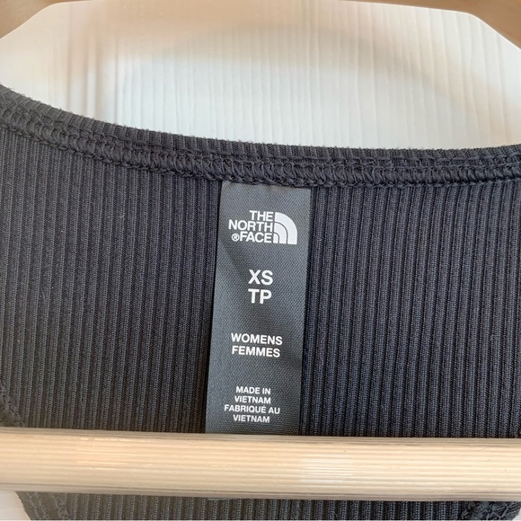 THE NORTH FACE Black Cropped Ruby Hill Active Tank Top - Picture 4 of 4